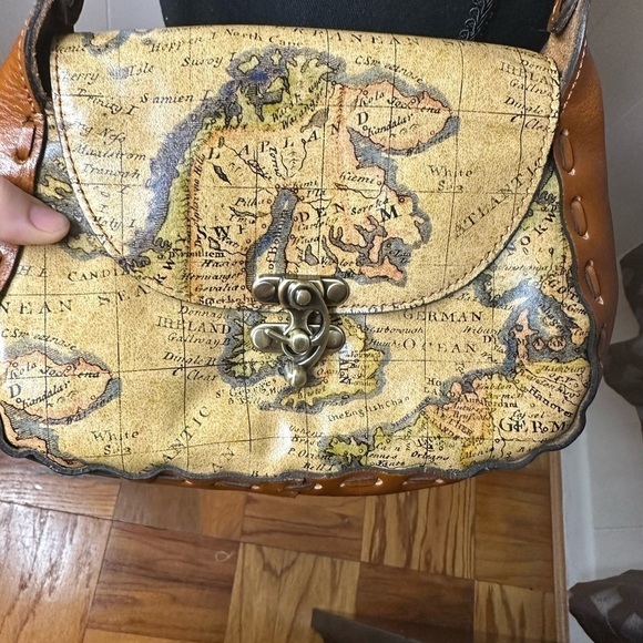 NWOT Patricia Nash Lucia Crossbody European Map with Tan Trim Purse - Picture 7 of 13